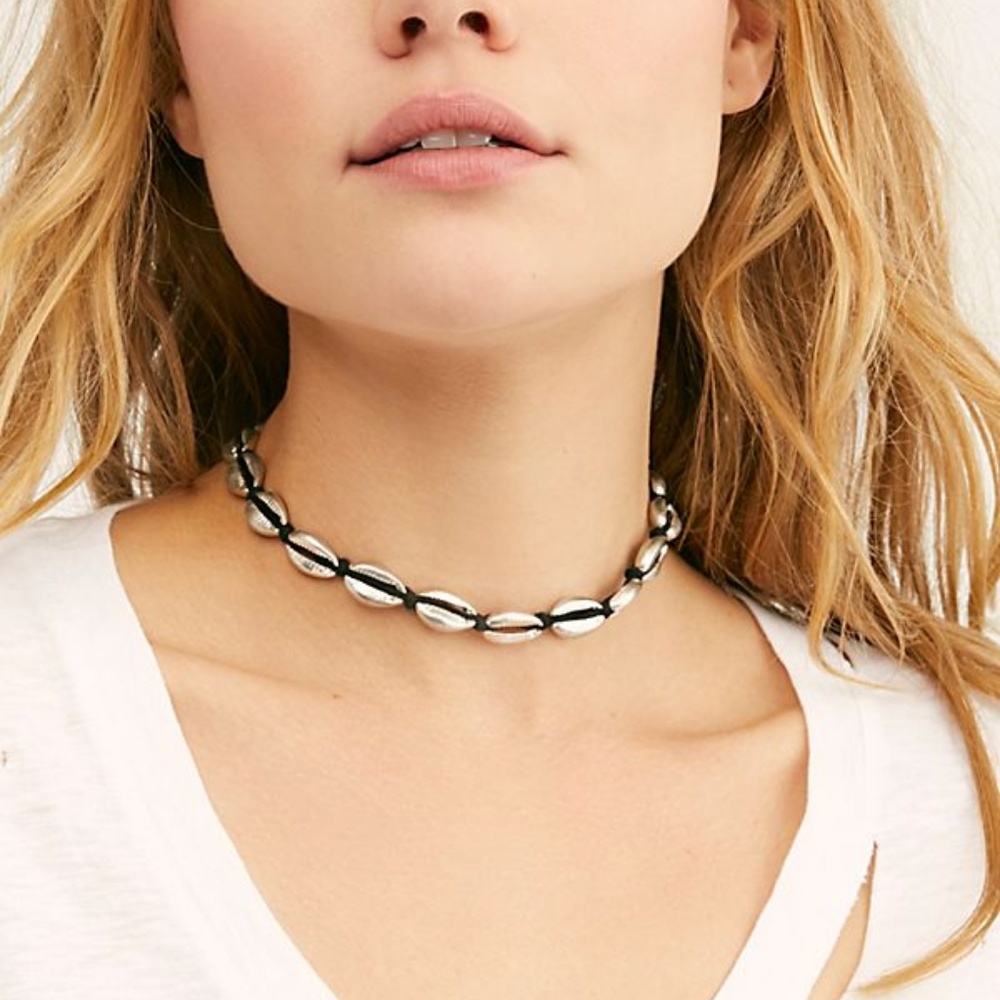 Waikiki Waves Shell Necklace Beach Choker